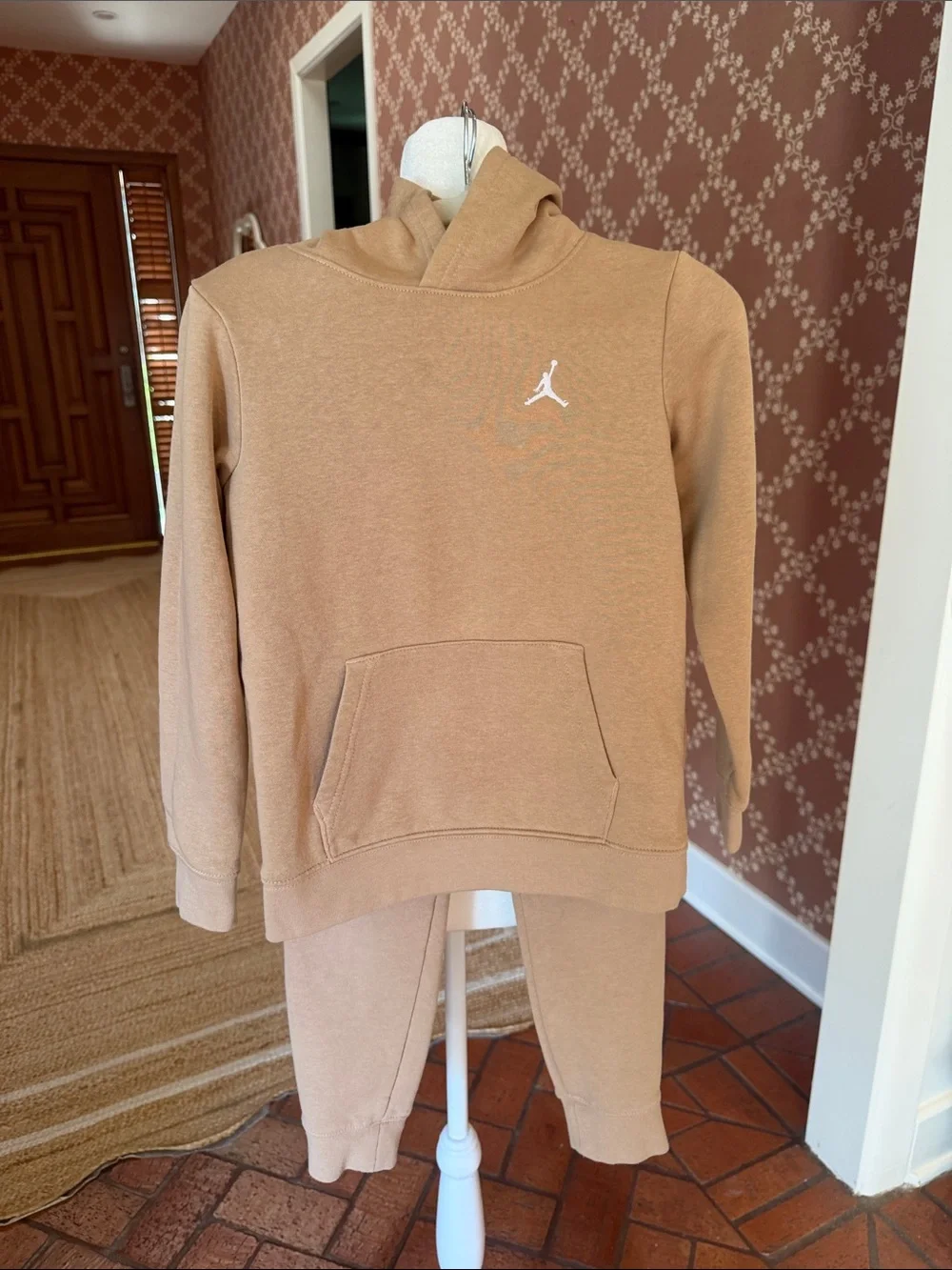Jordan - Kids Brooklyn Fleece Hoodie & Jogger Set – Neutral Tan - Size: 6Y